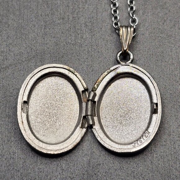 VTG JM Fisher Sterling Silver Sweetheart Locket Necklace 22" Floral Etched 1940s - Picture 3 of 15